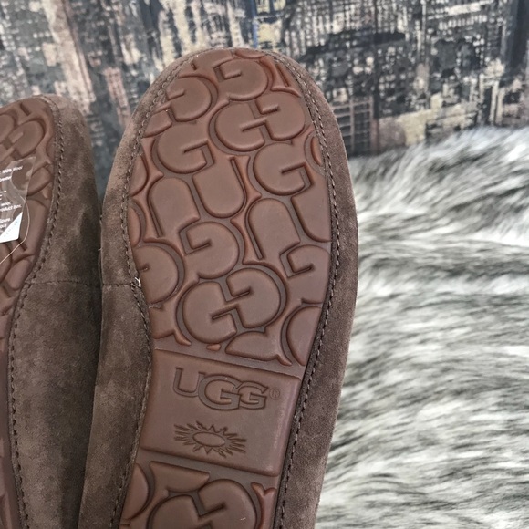✨Women’s UGG Ansley Slipper in Chocolate ✨ - Picture 6 of 6